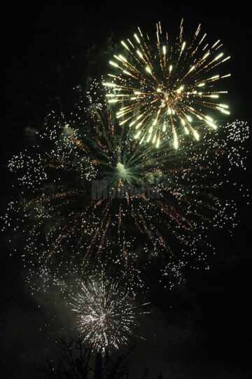 Fascinant spectacol de artificii la “Revelionul în aer liber” organizat de Primăria Suceava