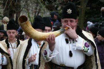 Un festival de poveste, “Porniți plugul Feți Frumoși”