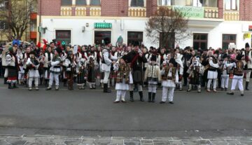 Un festival de poveste, “Porniți plugul Feți Frumoși”
