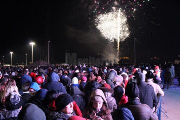 Fascinant spectacol de artificii la “Revelionul în aer liber” organizat de Primăria Suceava