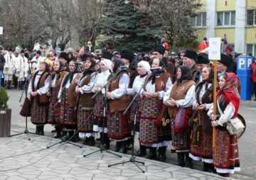 Un festival de poveste, “Porniți plugul Feți Frumoși”