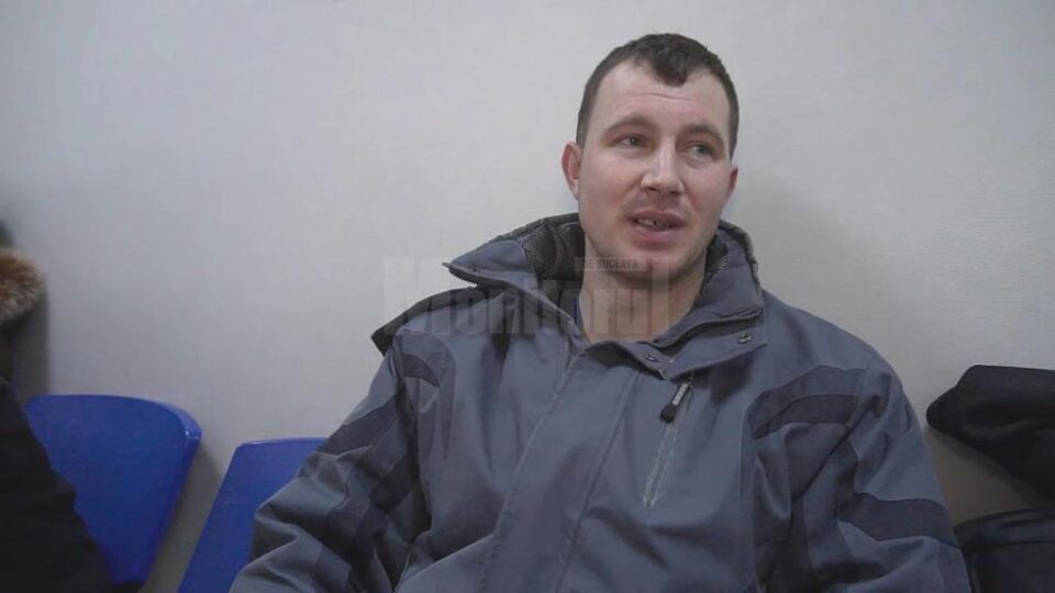 S-a înfipt cu mașina în doi copaci, în prima zi de muncă din noul an