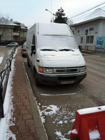 Amenzi pentru tirurile, camioanele și microbuzele parcate printre blocuri sau pe marginea străzilor