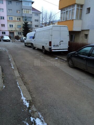 Amenzi pentru tirurile, camioanele și microbuzele parcate printre blocuri sau pe marginea străzilor