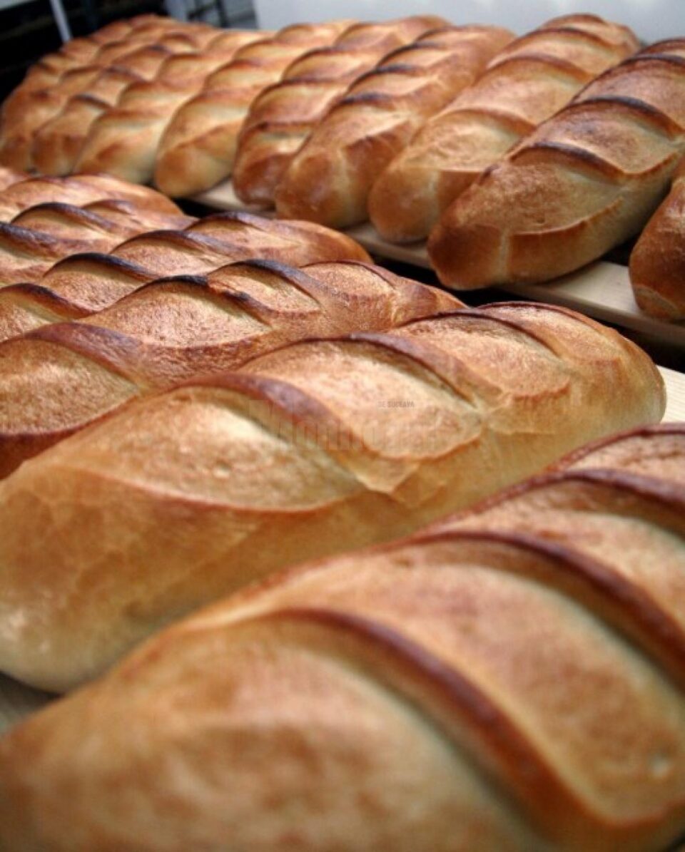 Transport cu produse de panificație fără acte, oprit de polițiști