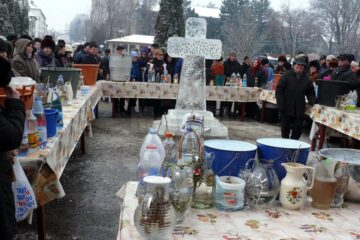 La Bobotează, cruci de gheață și în zona Fălticeni