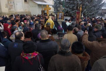 Numeroși credincioși prezenți la slujba Bobotezei, la Mănăstirea Sf. Ioan cel Nou