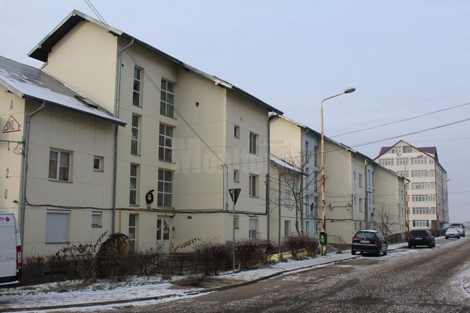Lipsite de izolare termică, blocurile din cartierul ANL de la Gară au devenit frigidere, din cauza gerului siberian și a unor deficiențe ale sistemului de termoficare
