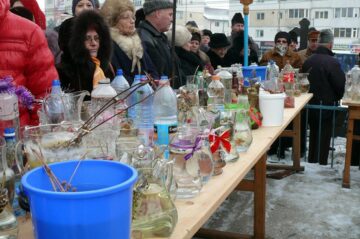 La Bobotează, cruci de gheață și în zona Fălticeni