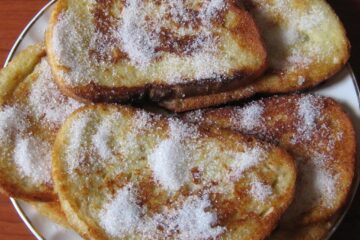 Friganele dulci din pâine (french toast). Foto: ideipentrufemei.blogspot.com