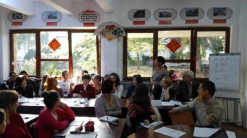 Zeci de suceveni, de la elevi la pensionari, învață limba chineză la Universitatea din Suceava