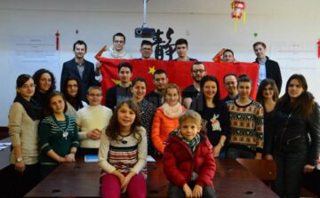Zeci de suceveni, de la elevi la pensionari, învață limba chineză la Universitatea din Suceava