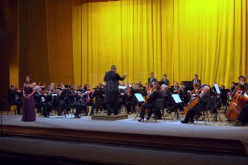 Filarmonica Botoșani sub bagheta dirijorului clujean Ioan Adrian Morar