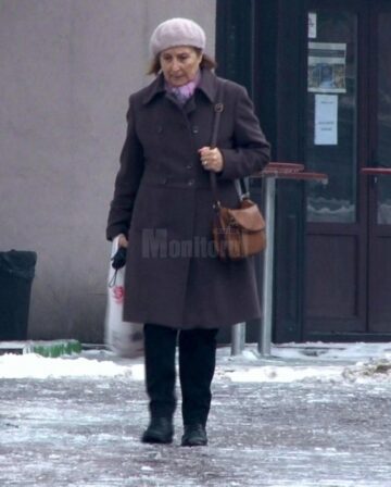 Orice deplasare pe trotuare, în special în zona centrală a orașului, s-a transformat într-o adevărată aventură pentru pietoni