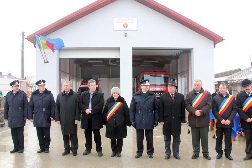 Autoritățile locale și județene au participat la inaugurarea noului punct de lucru ISU Suceava de la Dolhasca Autoritățile locale și județene au participat la inaugurarea noului punct de lucru ISU Suceava de la Dolhasca