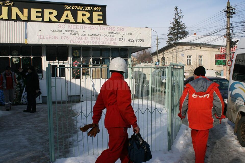 Angajații E. ON și-au strâns echipamentele și au amenințat că pleacă