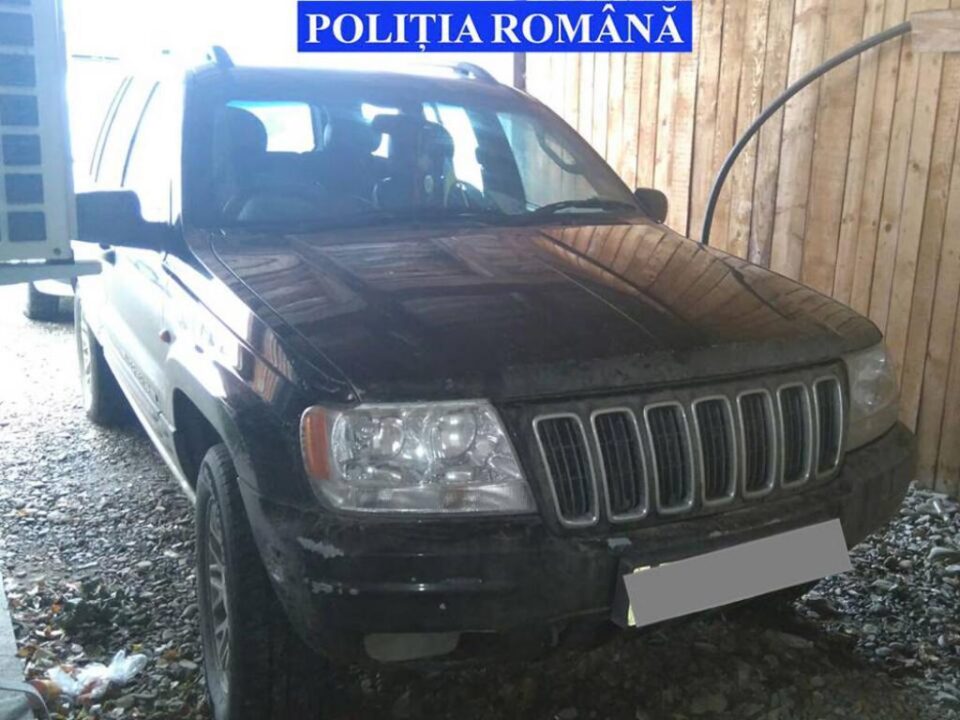 Autoturismul marca Jeep Grand Cherokee, în valoare de 4000 de euro, confiscat în urma acțiunii polițiștilor