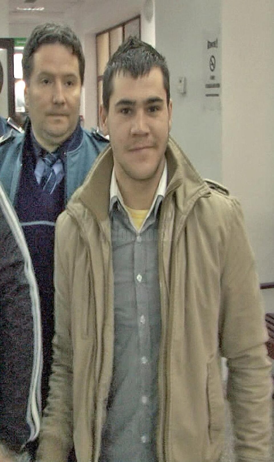 Marian Dumitru Morțun, adus ieri dimineață în fața judecătorilor de la Tribunalul Suceava Marian Dumitru Morțun, adus ieri dimineață în fața judecătorilor de la Tribunalul Suceava