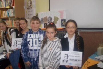 Elevii școlii din Șcheia l-au omagiat pe Mihai Eminescu