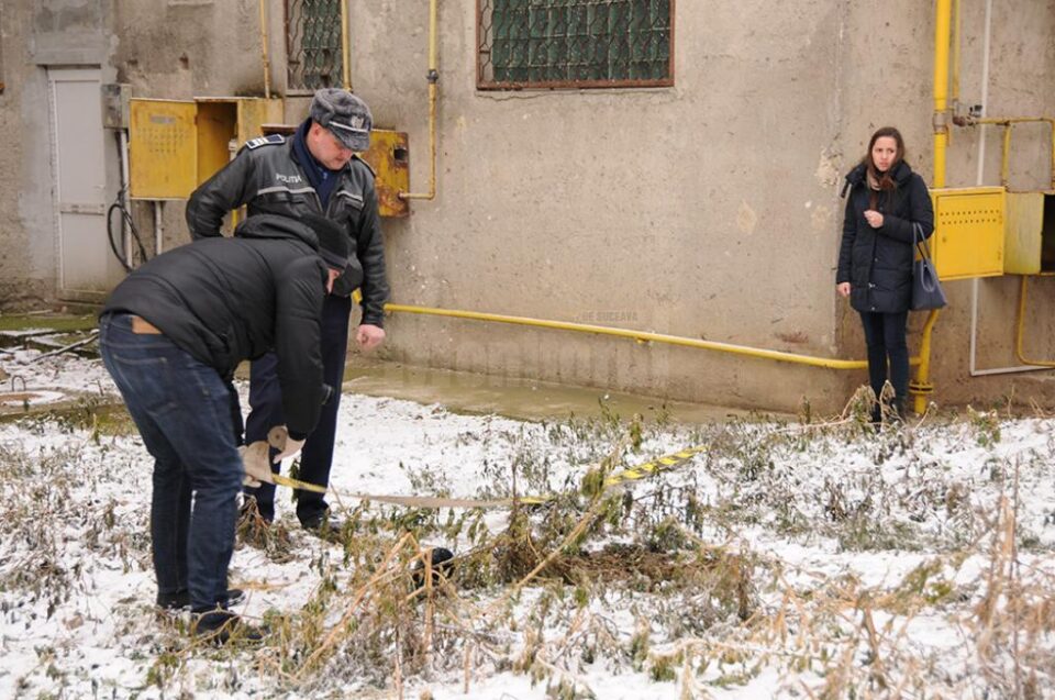 Polițiștii criminaliști fac primele cercetări la fața loclui