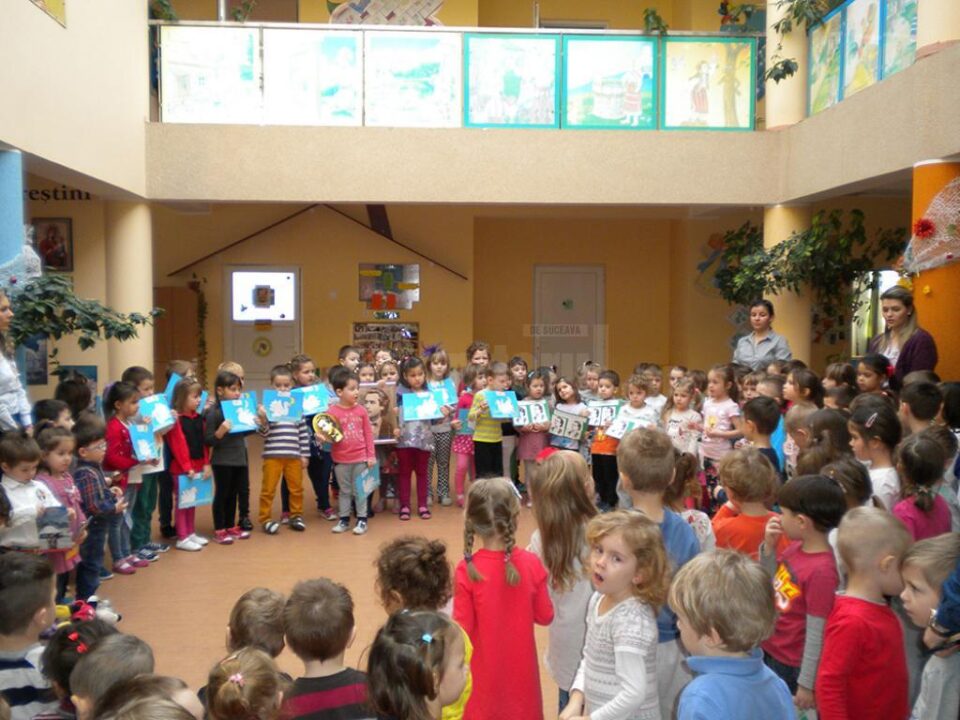 Preșcolarii de la Grădinița “Sf. Ioan cel Nou” l-au sărbătorit pe Mihai Eminescu