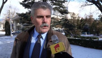 Mihăiță Negură, edilul municipiului, a declarat că se ia în calcul suspendarea cursurilor la toate unitățile de învățământ afectate dacă situația nu se remediază