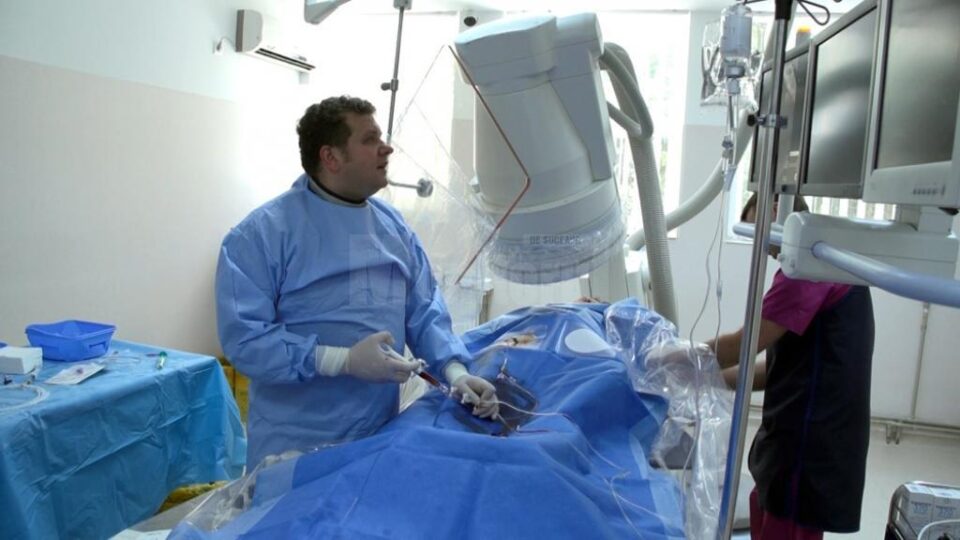 Pacienții cu infarct miocardic acut au fost tratați la orice oră din zi sau noapte Pacienții cu infarct miocardic acut au fost tratați la orice oră din zi sau noapte