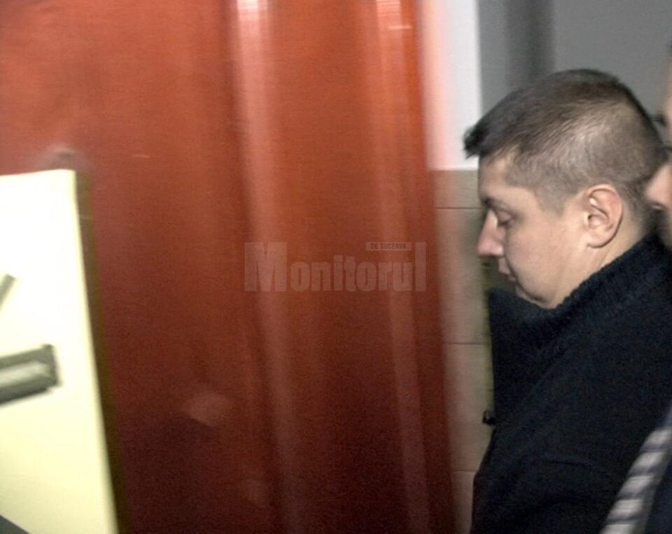Subcomisarul Florin Vasile Popescu a fost arestat aseară pentru o perioadă de 30 de zile Subcomisarul Florin Vasile Popescu a fost arestat aseară pentru o perioadă de 30 de zile