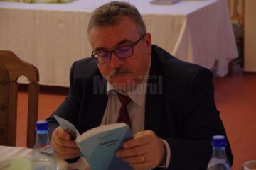 Dan Popescu: „Toată situația școlară va fi păstrată pe suport electronic, iar profesorul de specialitate are acces doar la rubrica disciplinei sale”
