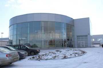 Iepuri uriași, găini pitice, porumbei campioni și păsări exotice, la o expoziție cu tradiție