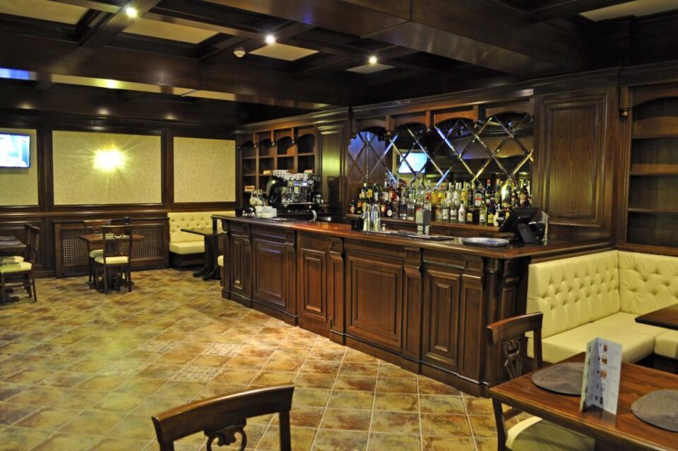 Pub Classic - Hotel Balada Suceava