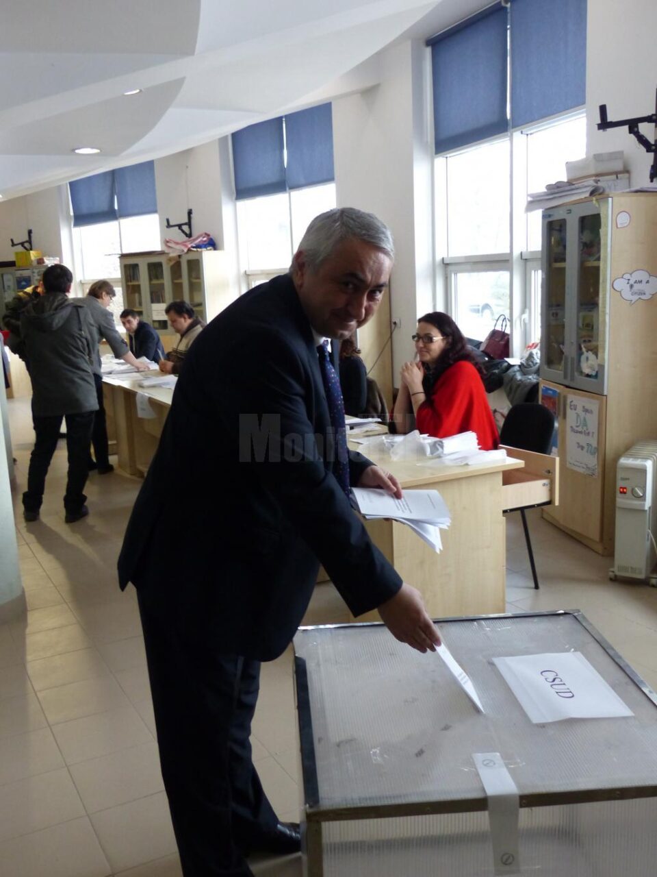 Rectorul Valentin Popa a votat în jurul orei 10