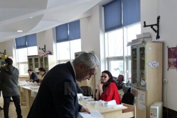Rectorul Valentin Popa a votat în jurul orei 10