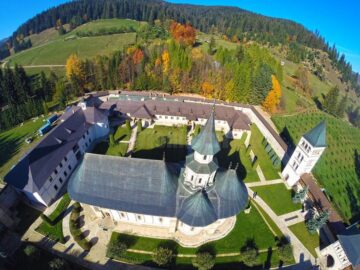 Restaurările de la Mănăstirea Putna, o provocare pentru constructor și beneficiar