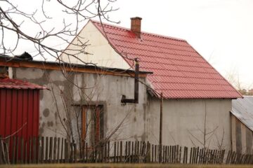 Casa din Cajvana în care s-au intoxicat cei din familie în timpul nopții