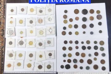 Trafic cu bunuri de patrimoniu: săbii, baionete, monede și cărți vechi, confiscate de la suceveni