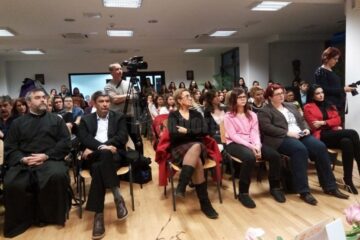 A treia ediție a campaniei ”Oprește cancerul de col uterin"