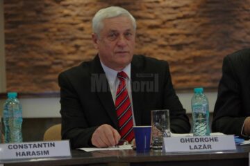 Inspectorul școlar general, prof. Gheorghe Lazăr