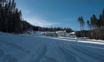 Tinerii din Câmpulung Moldovenesc vor finalizarea pârtiei de schi de pe Rarău