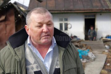 La 80 de ani, un bătrân din Bosanci trăiește din 62 de lei pe lună și din mila vecinilor