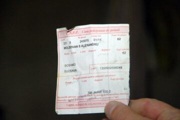 La 80 de ani, un bătrân din Bosanci trăiește din 62 de lei pe lună și din mila vecinilor