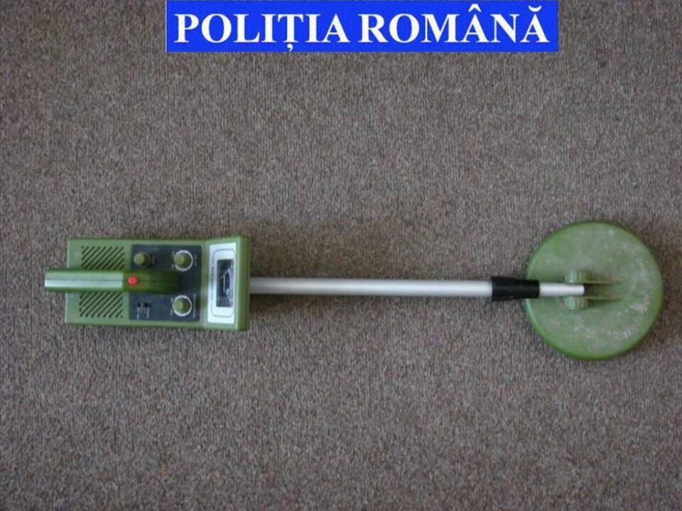 Detectoare de metal confiscate de poliție