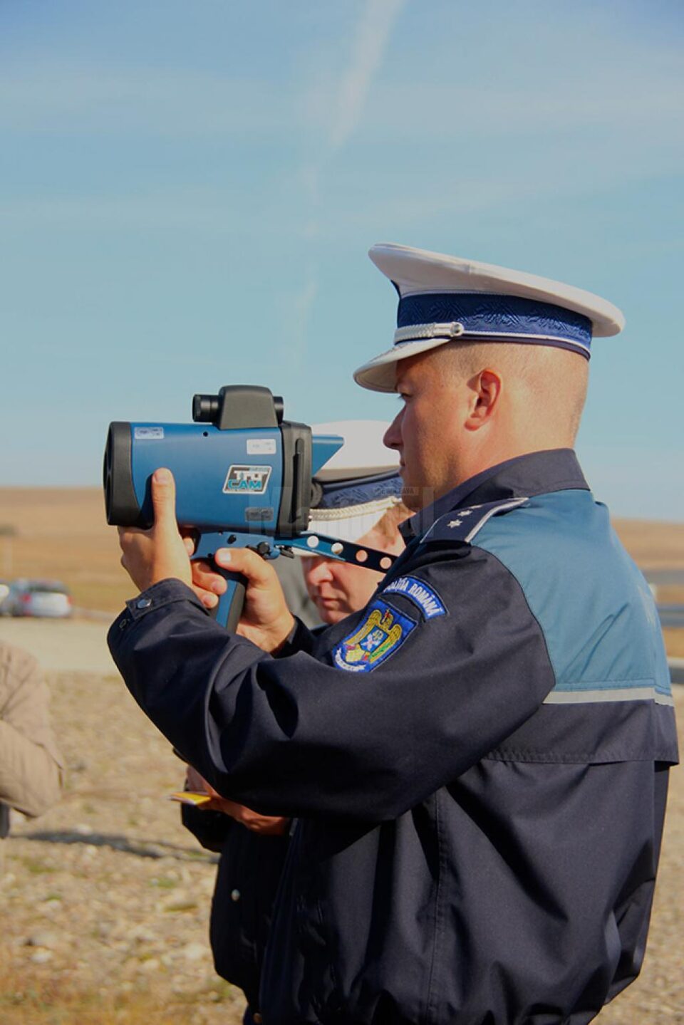 Un „pistol” radar cu laser, cu rază de acțiune de 1.200 de metri, acționează pe șoselele din Suceava