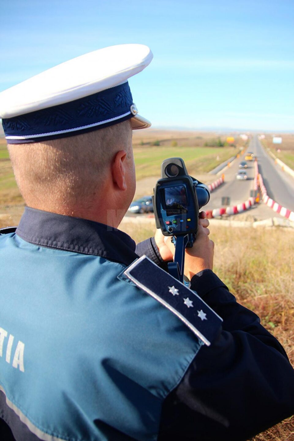 Un „pistol” radar cu laser a intrat de aproximativ două săptămâni în dotarea Serviciului de Poliție Rutieră Suceava