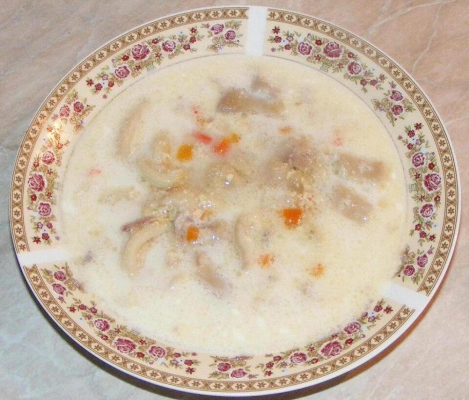 Ciorbă de burtă (din burta prefiarta). Foto: preparatedevis.ro