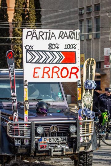 Participanții la miting sunt nemulțumiți că lucrările au fost abandonate la un stadiu de 80%