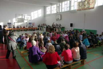 Proiectul „10 pentru folclor” a debutat ieri, la Școala Gimnazială Nr. 3 din Suceava
