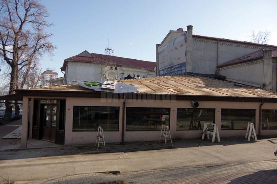 Restaurantul Del'Iri a funcționat în acest spațiu până la tragedia de la Colectiv, după care a fost închis pentru o renovare ce nu a mai avut loc