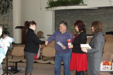 Zeci de părinți suceveni care au copii cu dizabilități au fost instruți de specialiștii Fundației „Star of Hope” România