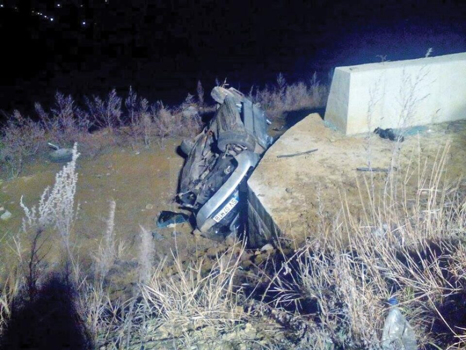 Un tânăr mort, alți trei răniți, după ce s-au răsturnat cu BMW-ul lui Robert Marian